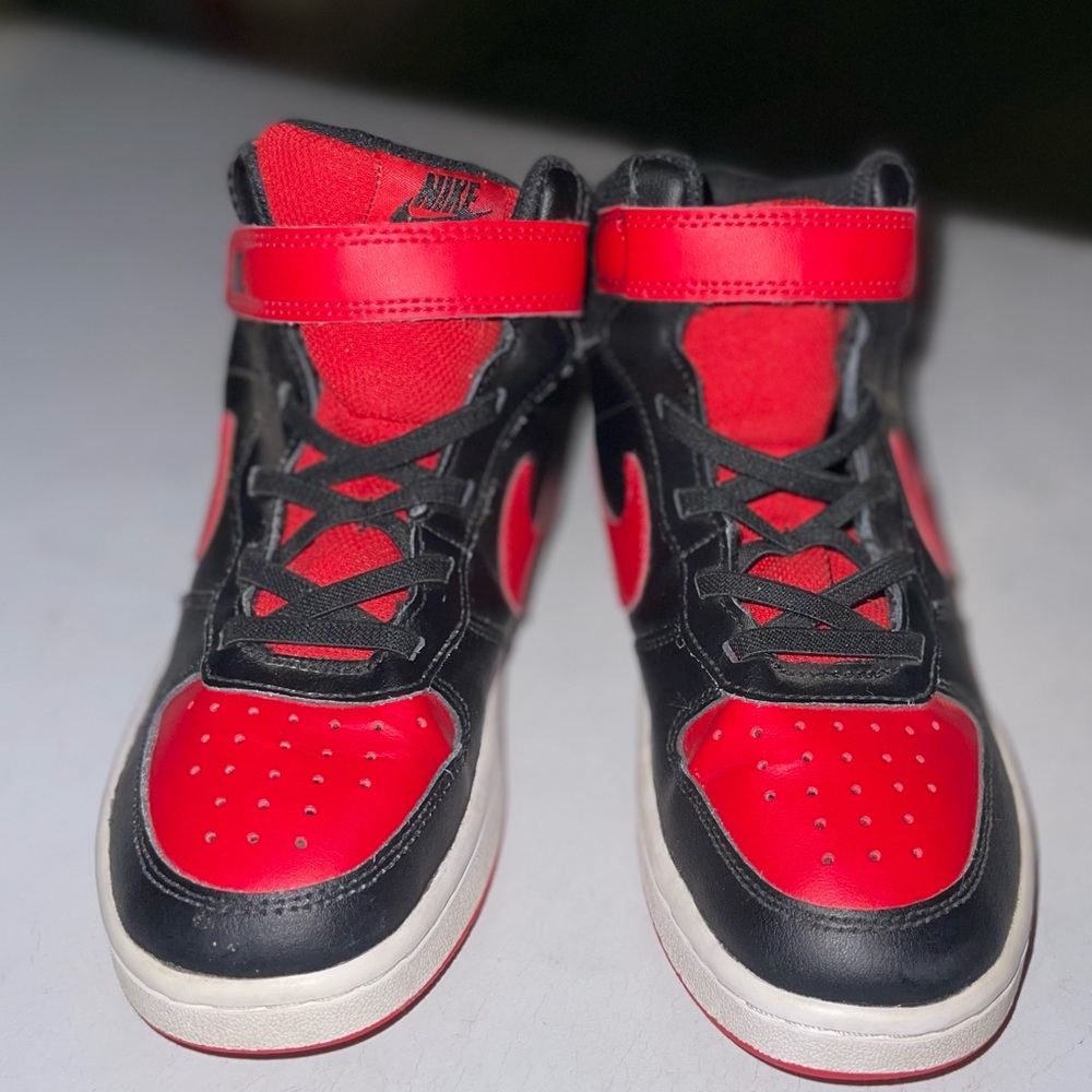 Boys Nike Court Borough Mid 2. Black & Red.